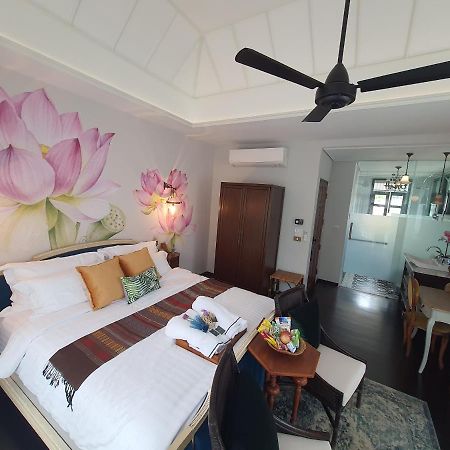 The Knight House Bangkok Exterior foto